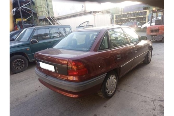 opel astra f berlina del año 1994