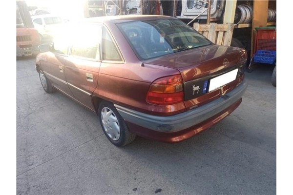 opel astra f berlina del año 1994