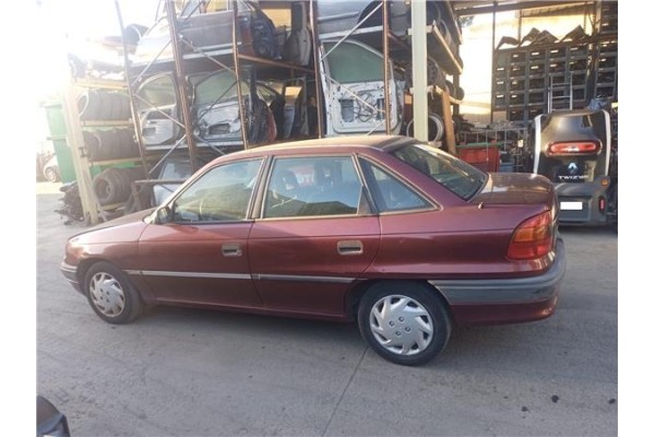 opel astra f berlina del año 1994