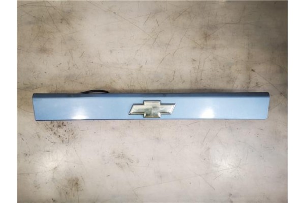 Recambio de moldura porton trasero para daewoo kalos 1.4 sport referencia OEM IAM 96414128  