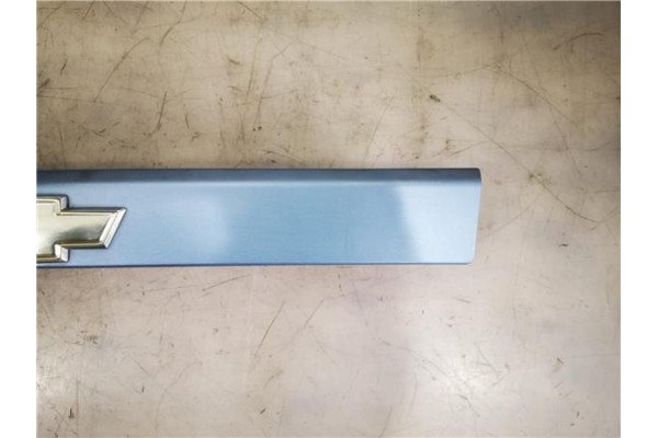 Recambio de moldura porton trasero para daewoo kalos 1.4 sport referencia OEM IAM 96414128  