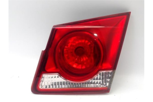 Recambio de piloto interior derecho para chevrolet cruze 2.0 ls referencia OEM IAM   