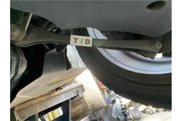 Recambio de brazo inferior trasero derecho para bmw serie 1 berlina 5p (f20) 2.0 116d referencia OEM IAM 33326792533  