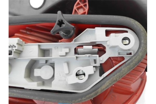 Recambio de piloto trasero izquierdo para renault modus i 1.5 dci (fp0f, jp0f) referencia OEM IAM   