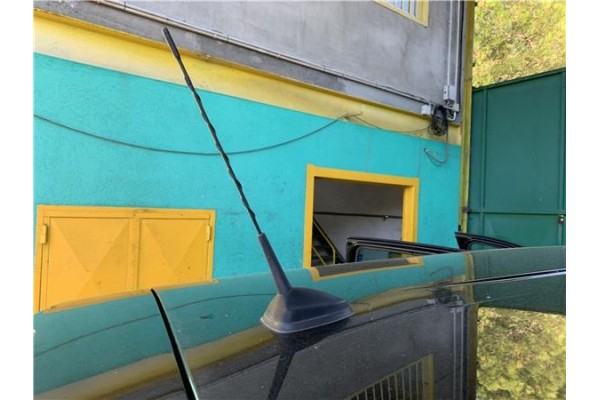 Recambio de antena electrica para renault grand scénic iii (jz0/1_) 1.5 dci referencia OEM IAM 8200500322 282160003R 