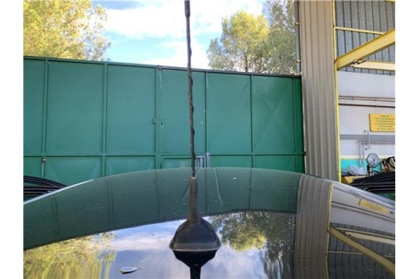 Recambio de antena electrica para renault grand scénic iii (jz0/1_) 1.5 dci referencia OEM IAM 8200500322 282160003R 