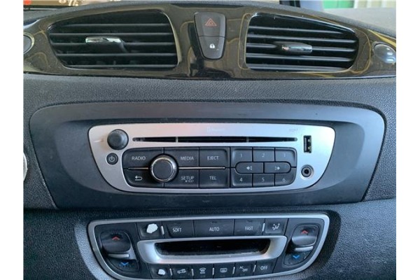 Recambio de autoradio para renault grand scénic iii (jz0/1_) 1.5 dci referencia OEM IAM 281150030R  