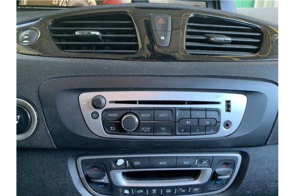 Recambio de autoradio para renault grand scénic iii (jz0/1_) 1.5 dci referencia OEM IAM 281150030R  