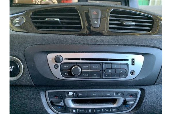 Recambio de autoradio para renault grand scénic iii (jz0/1_) 1.5 dci referencia OEM IAM 281150030R  