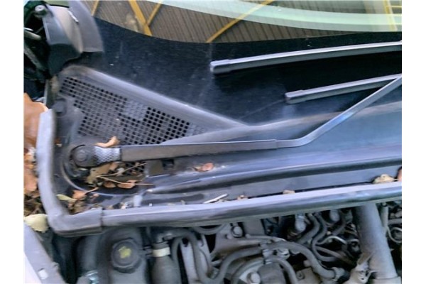 Recambio de brazo limpiaparabrisas delantero derecho para renault grand scénic iii (jz0/1_) 1.5 dci referencia OEM IAM 288865664