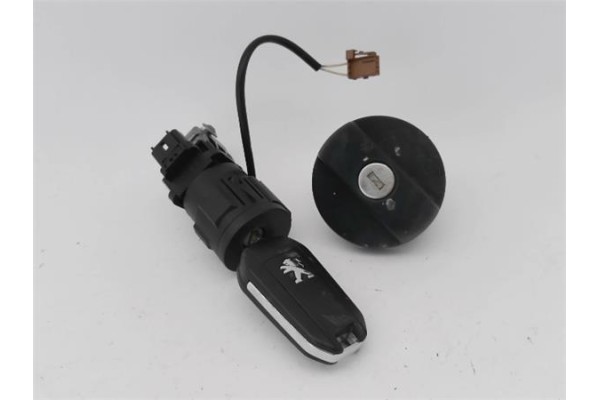 Recambio de llave para peugeot 2008 1.2 access referencia OEM IAM   