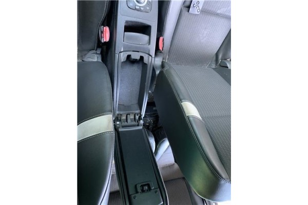 Recambio de consola para renault grand scénic iii (jz0/1_) 1.5 dci referencia OEM IAM 7711426456  