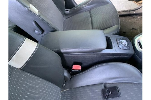 Recambio de consola para renault grand scénic iii (jz0/1_) 1.5 dci referencia OEM IAM 7711426456  