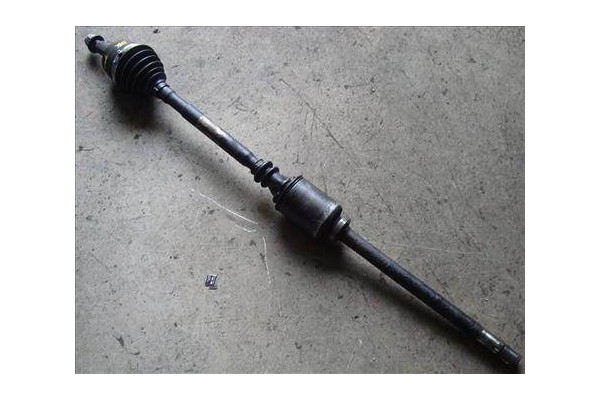 Recambio de palier delantero derecho para renault master ii furgón (fd) 2.5 dci 120 referencia OEM IAM   