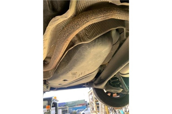 Recambio de deposito combustible para renault grand scénic iii (jz0/1_) 1.5 dci referencia OEM IAM 8200891942 8200891943 