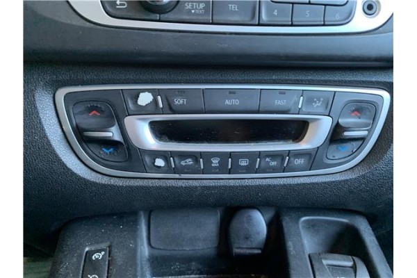 Recambio de mandos climatizador para renault grand scénic iii (jz0/1_) 1.5 dci referencia OEM IAM 275109409R  