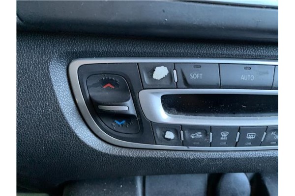 Recambio de mandos climatizador para renault grand scénic iii (jz0/1_) 1.5 dci referencia OEM IAM 275109409R  