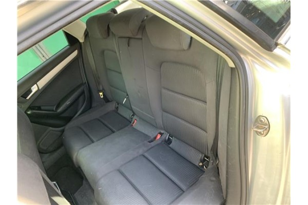 Recambio de asientos traseros para audi a4 avant (8k5) 2.0 básico referencia OEM IAM 8K0885305B 8K0885375 