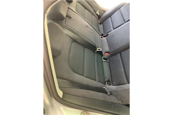 Recambio de asientos traseros para audi a4 avant (8k5) 2.0 básico referencia OEM IAM 8K0885305B 8K0885375 