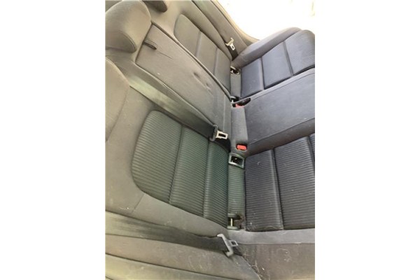 Recambio de asientos traseros para audi a4 avant (8k5) 2.0 básico referencia OEM IAM 8K0885305B 8K0885375 