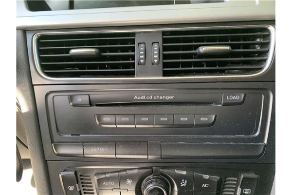 Recambio de autoradio para audi a4 avant (8k5) 2.0 básico referencia OEM IAM 8T1057110CX  