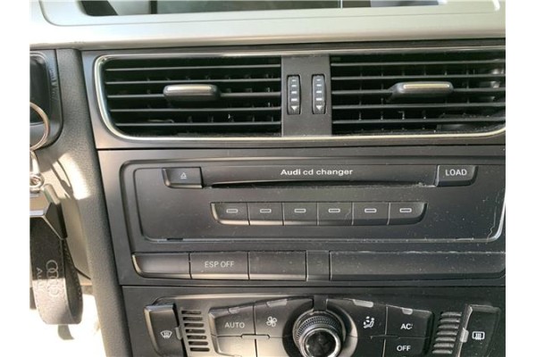 Recambio de autoradio para audi a4 avant (8k5) 2.0 básico referencia OEM IAM 8T1057110CX  
