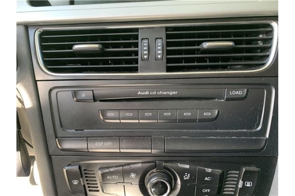 Recambio de autoradio para audi a4 avant (8k5) 2.0 básico referencia OEM IAM 8T1057110CX  