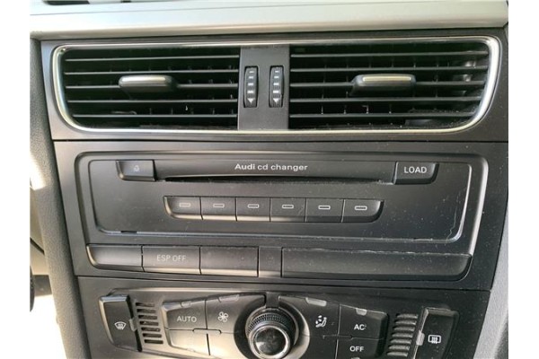 Recambio de autoradio para audi a4 avant (8k5) 2.0 básico referencia OEM IAM 8T1057110CX  