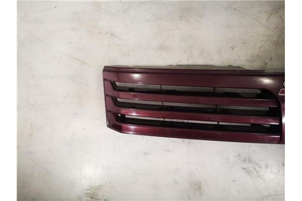 Recambio de rejilla capo para mitsubishi space wagon (n80/n90) 2.4 referencia OEM IAM MR275627  