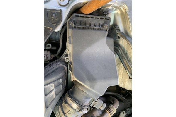 Recambio de carcasa filtro aire para audi a4 avant (8k5) 2.0 básico referencia OEM IAM 8K0133837BF 8K0133837BR 