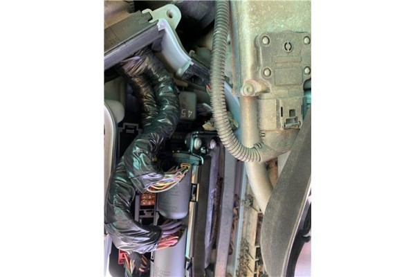 Recambio de centralita para audi a4 avant (8k5) 2.0 básico referencia OEM IAM 0281014235 1039S27693 