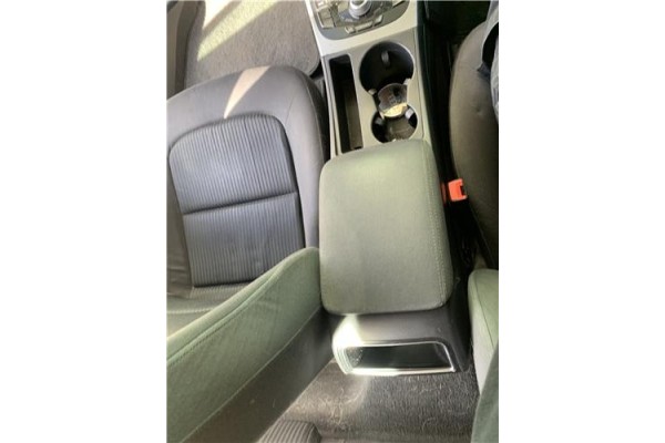 Recambio de consola para audi a4 avant (8k5) 2.0 básico referencia OEM IAM 8K0863244A 8K0864283 