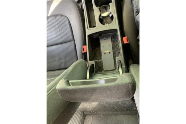 Recambio de consola para audi a4 avant (8k5) 2.0 básico referencia OEM IAM 8K0863244A 8K0864283 