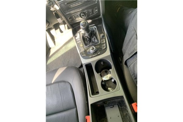 Recambio de consola para audi a4 avant (8k5) 2.0 básico referencia OEM IAM 8K0863244A 8K0864283 