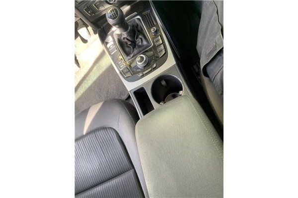 Recambio de consola para audi a4 avant (8k5) 2.0 básico referencia OEM IAM 8K0863244A 8K0864283 