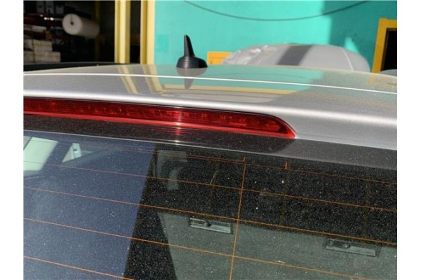 Recambio de luz central de freno para audi a4 avant (8k5) 2.0 básico referencia OEM IAM 8K9945097  