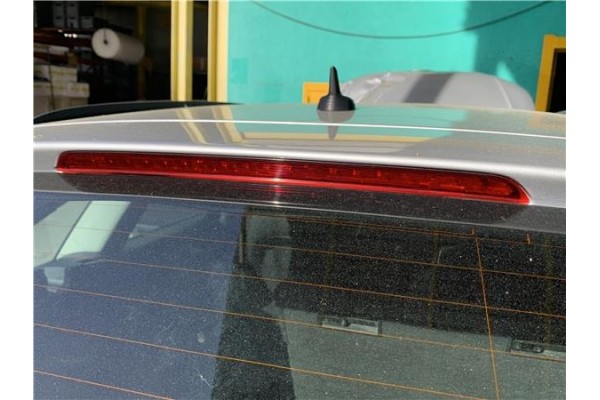 Recambio de luz central de freno para audi a4 avant (8k5) 2.0 básico referencia OEM IAM 8K9945097  