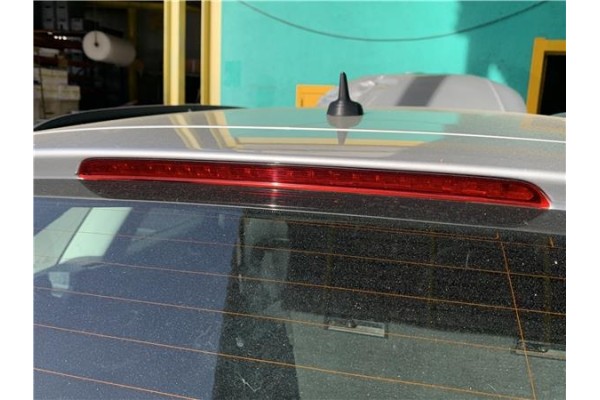 Recambio de luz central de freno para audi a4 avant (8k5) 2.0 básico referencia OEM IAM 8K9945097  