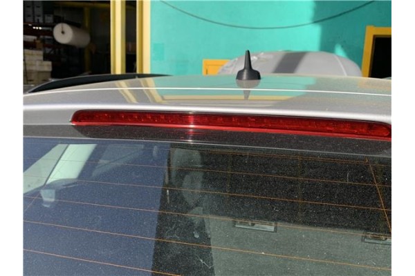 Recambio de luz central de freno para audi a4 avant (8k5) 2.0 básico referencia OEM IAM 8K9945097  