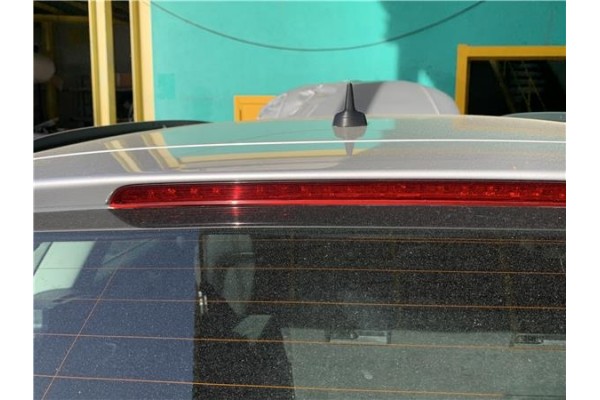 Recambio de luz central de freno para audi a4 avant (8k5) 2.0 básico referencia OEM IAM 8K9945097  