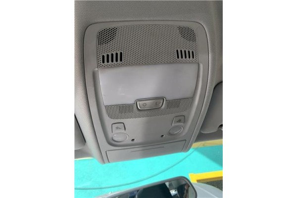 Recambio de luz delantero central techo para audi a4 avant (8k5) 2.0 básico referencia OEM IAM 8T0947140  