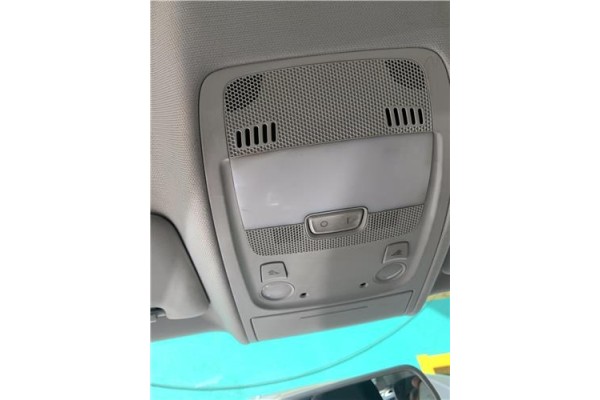 Recambio de luz delantero central techo para audi a4 avant (8k5) 2.0 básico referencia OEM IAM 8T0947140  