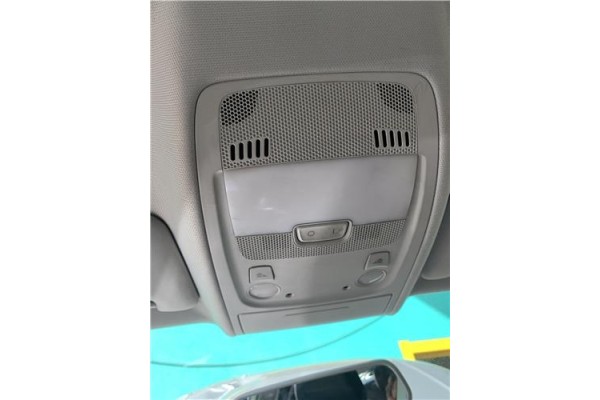 Recambio de luz delantero central techo para audi a4 avant (8k5) 2.0 básico referencia OEM IAM 8T0947140  