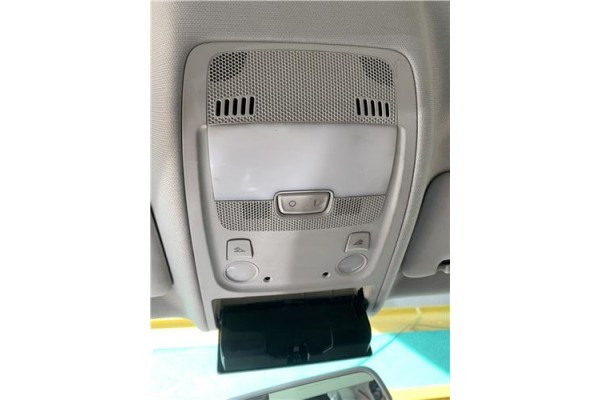 Recambio de luz delantero central techo para audi a4 avant (8k5) 2.0 básico referencia OEM IAM 8T0947140  