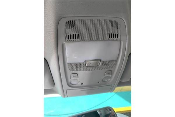 Recambio de luz delantero central techo para audi a4 avant (8k5) 2.0 básico referencia OEM IAM 8T0947140  