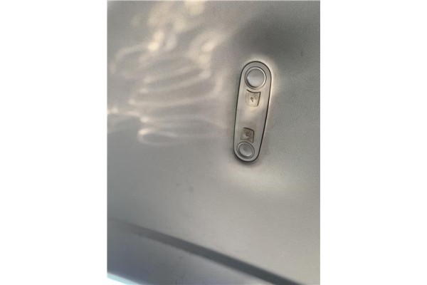 Recambio de luz trasero central techo para audi a4 avant (8k5) 2.0 básico referencia OEM IAM 8T0947111A  