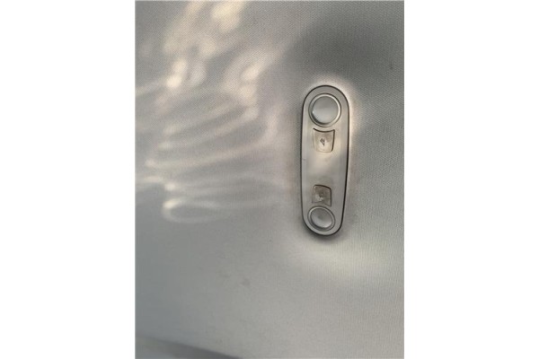 Recambio de luz trasero central techo para audi a4 avant (8k5) 2.0 básico referencia OEM IAM 8T0947111A  