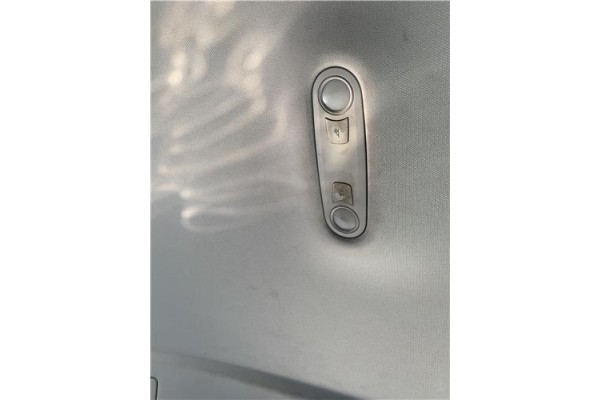 Recambio de luz trasero central techo para audi a4 avant (8k5) 2.0 básico referencia OEM IAM 8T0947111A  