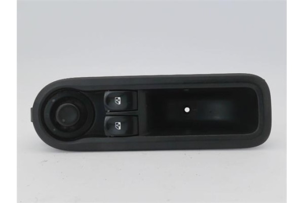 Recambio de mando elevalunas delantero izquierdo para renault twingo (cn0_) 1.5 dci (cn0e) referencia OEM IAM   