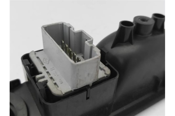 Recambio de mando elevalunas delantero izquierdo para renault twingo (cn0_) 1.5 dci (cn0e) referencia OEM IAM   